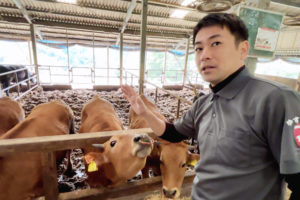 土佐あかうし生産者・秋澤さん（津野山畜産公社）の紹介ページを掲載しました。