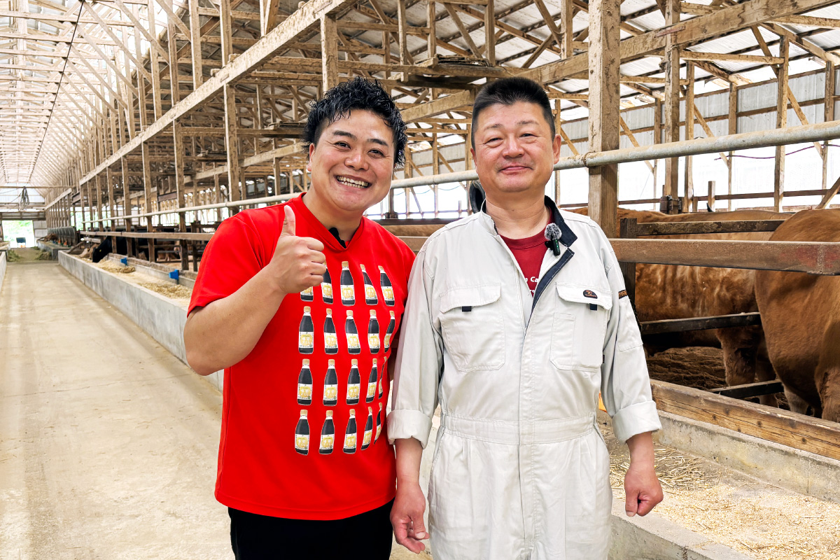 生産者の筒井さんと広報・小田雄介（おだち）