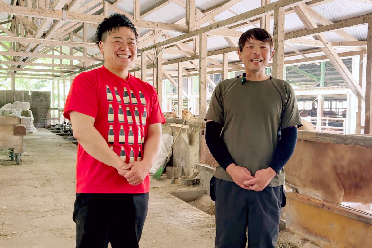 生産者の秋山さんと広報・小田雄介（おだち）